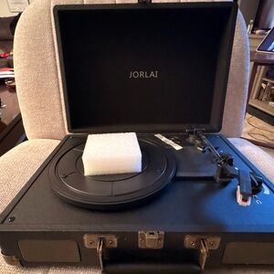 Jorlai Black Portable Turntable
